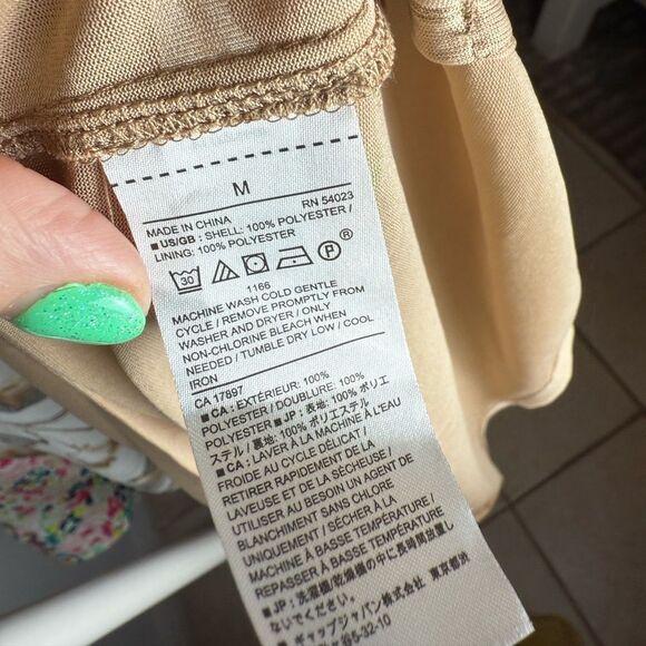 Banana Republic Tan & Cream Smocked Crinkle Texture Long Sleeve Dress - Picture 11 of 11